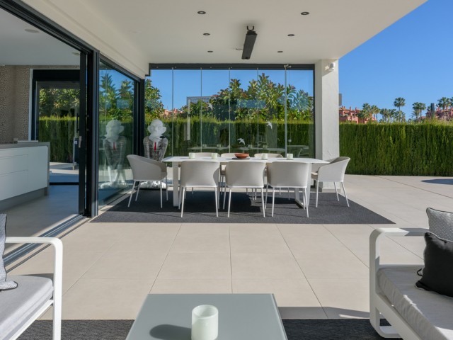4 Bedrooms Villa in Los Monteros