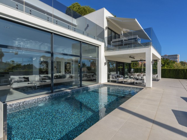 4 Bedrooms Villa in Los Monteros