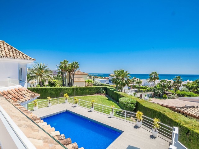 6 Makuuhuoneen Huvila Estepona