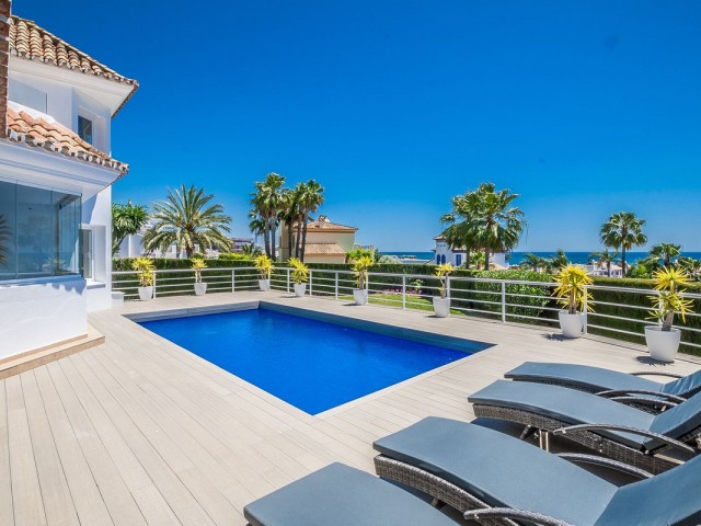 6 Makuuhuoneen Huvila Estepona