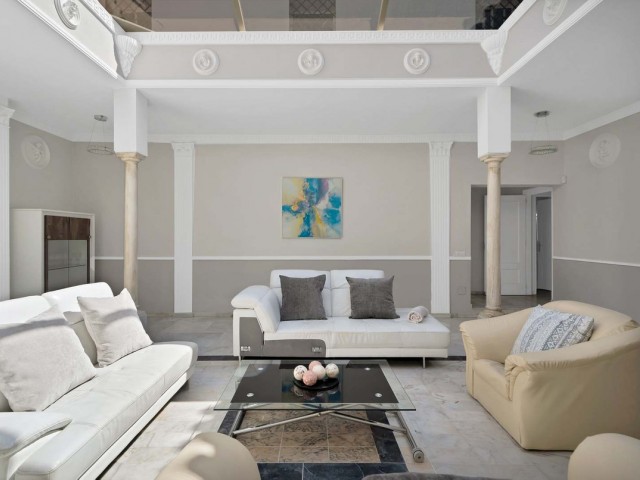 10 Bedrooms Villa in Marbella