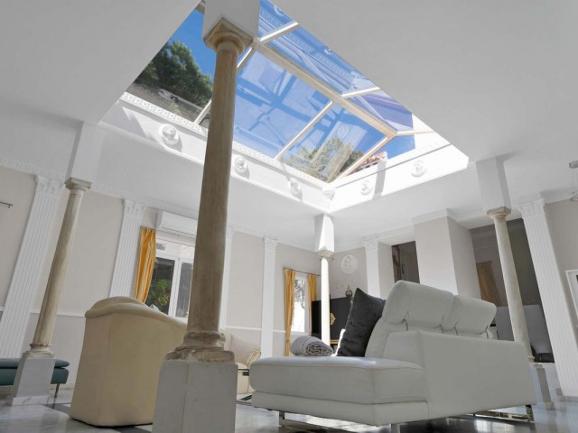 10 Bedrooms Villa in Marbella