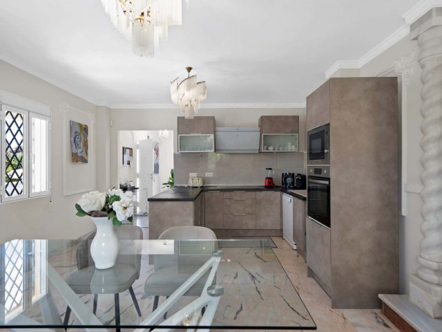 10 Bedrooms Villa in Marbella