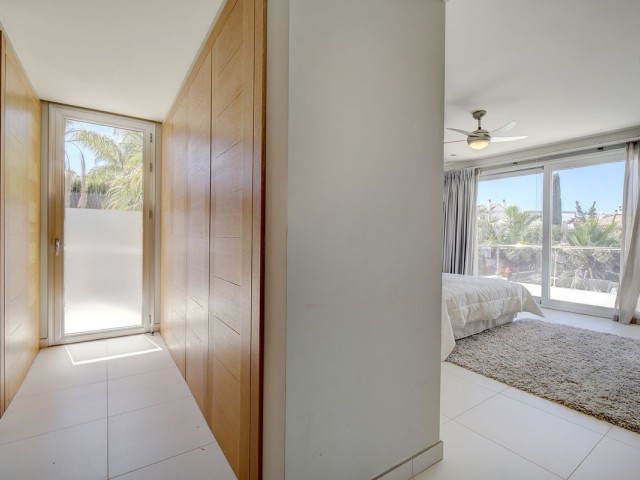 5 Bedrooms Villa in Nueva Andalucía