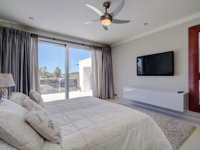 5 Bedrooms Villa in Nueva Andalucía