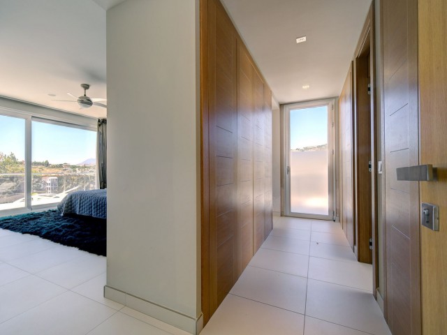 5 Bedrooms Villa in Nueva Andalucía