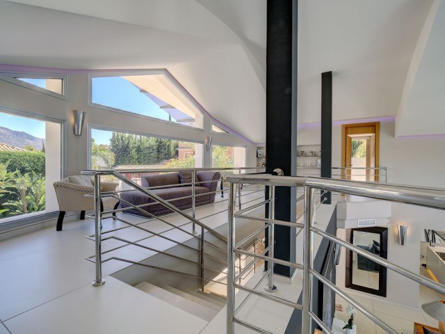 5 Bedrooms Villa in Nueva Andalucía