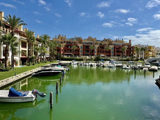 Huoneisto, Sotogrande Puerto, R5162482