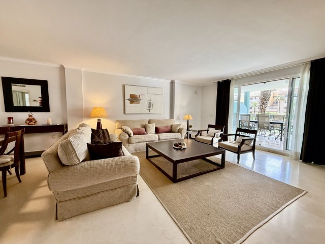 Huoneisto, Sotogrande Puerto, R5162482