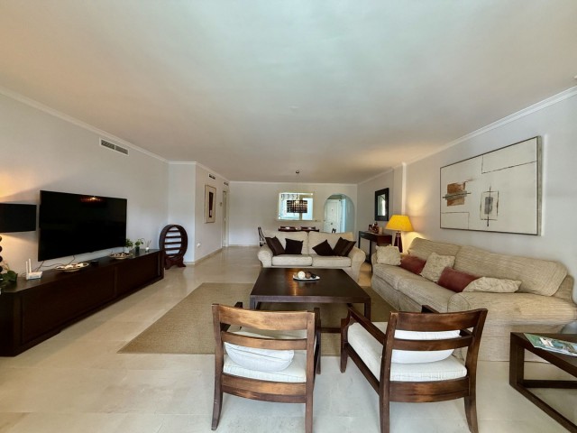 Huoneisto, Sotogrande Puerto, R5162482