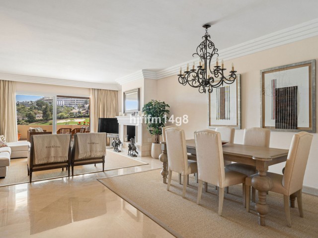3 Bedrooms Apartment in Nueva Andalucía