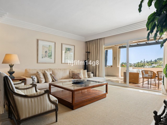 3 Bedrooms Apartment in Nueva Andalucía