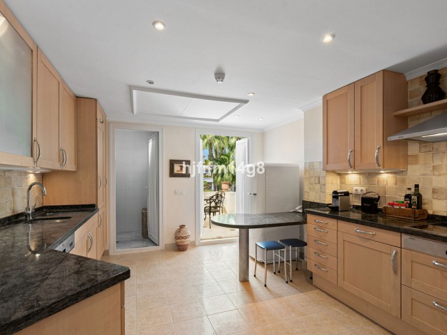 3 Bedrooms Apartment in Nueva Andalucía