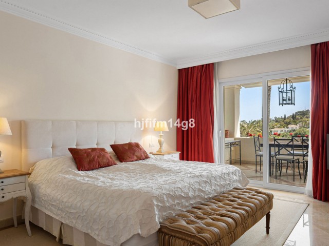 3 Bedrooms Apartment in Nueva Andalucía