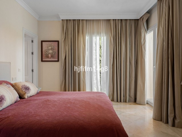 3 Bedrooms Apartment in Nueva Andalucía