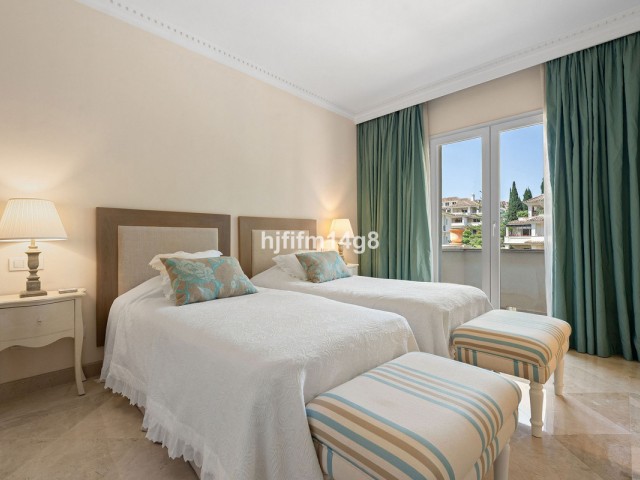 3 Bedrooms Apartment in Nueva Andalucía
