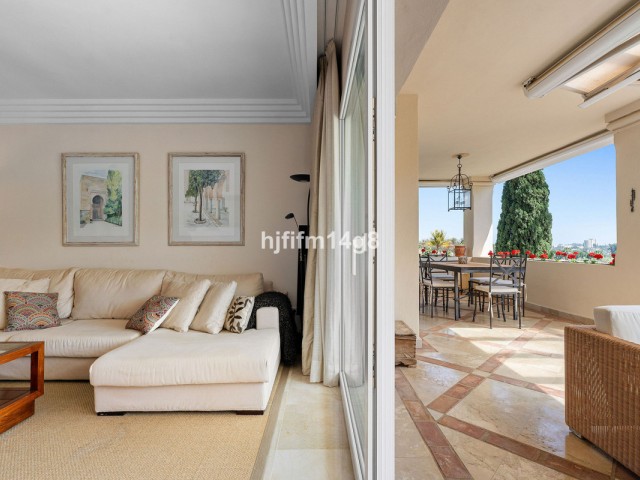 3 Bedrooms Apartment in Nueva Andalucía