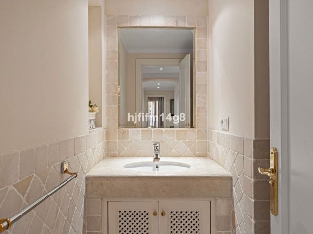 3 Bedrooms Apartment in Nueva Andalucía