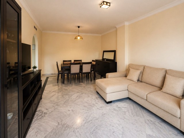 2 Bedrooms Apartment in Nueva Andalucía