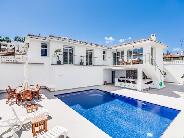 Huvila, Estepona