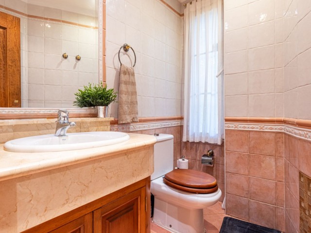 5 Bedrooms Villa in Nueva Andalucía