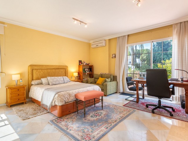 5 Bedrooms Villa in Nueva Andalucía