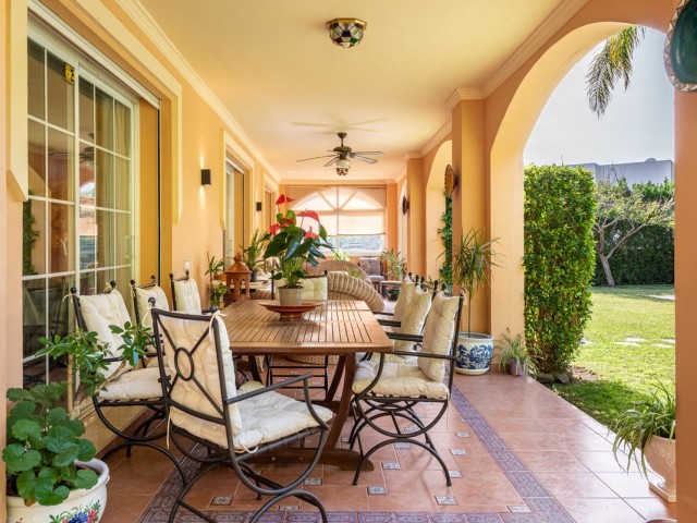 5 Bedrooms Villa in Nueva Andalucía