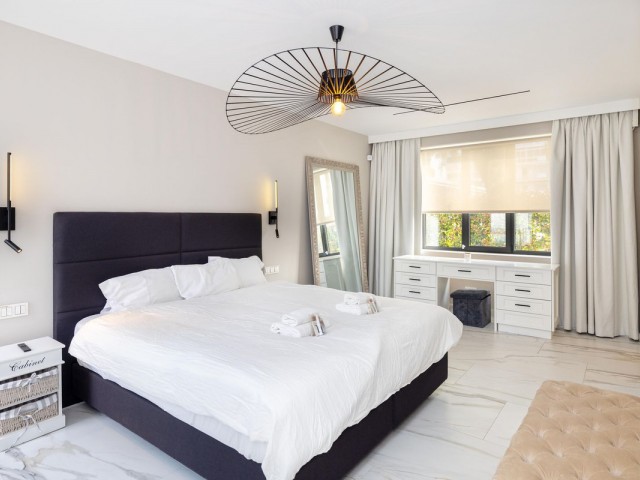 6 Bedrooms Villa in Málaga