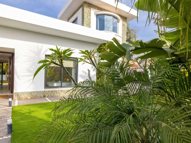 6 Bedrooms Villa in Málaga