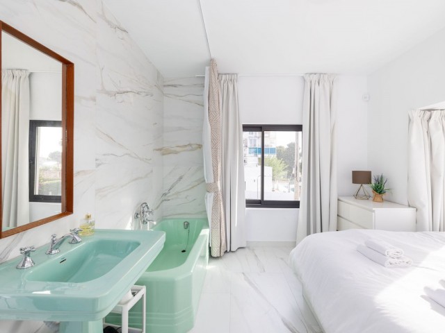 6 Bedrooms Villa in Málaga