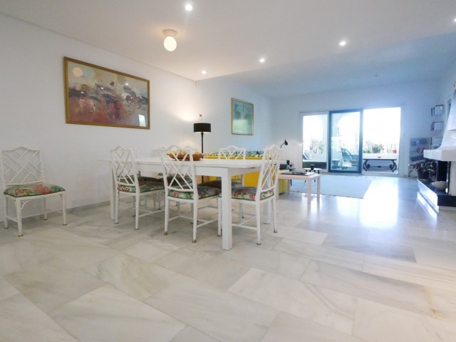 3 Bedrooms Apartment in Puerto de Cabopino