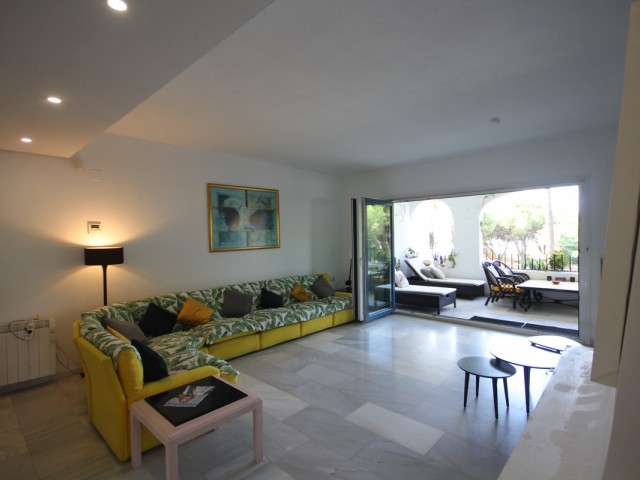 3 Bedrooms Apartment in Puerto de Cabopino