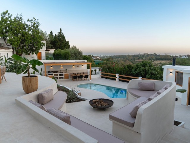 4 Bedrooms Villa in Guadalmina Alta