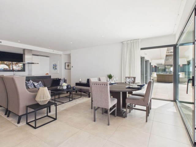 4 Bedrooms Apartment in Estepona