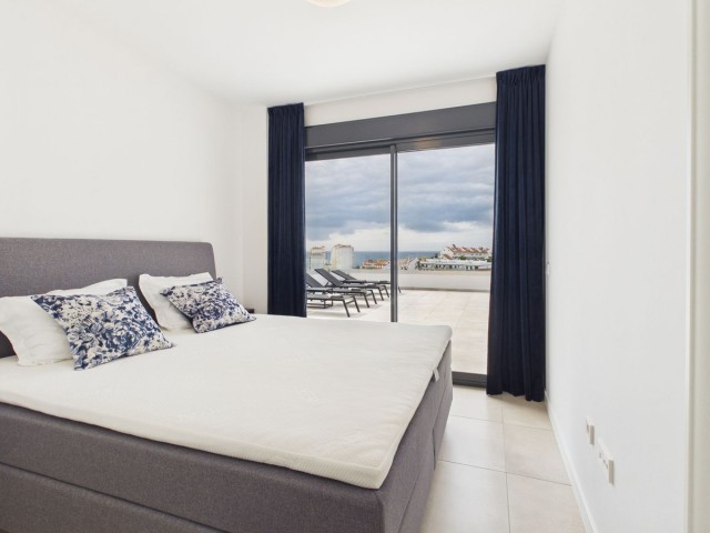 4 Bedrooms Apartment in Estepona