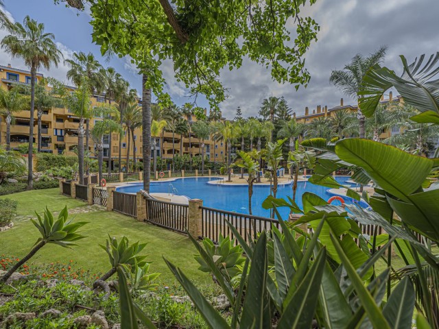 2 Bedrooms Apartment in San Pedro de Alcántara