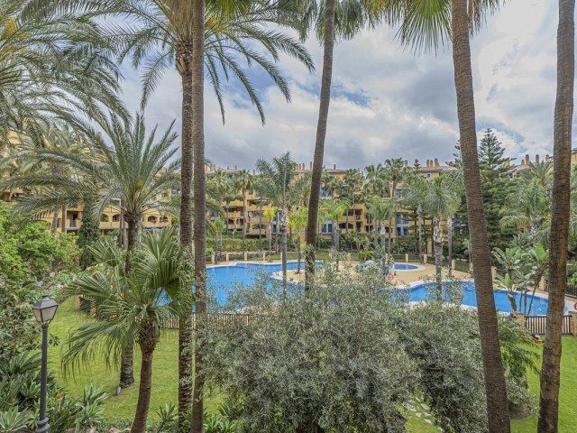 2 Bedrooms Apartment in San Pedro de Alcántara