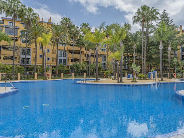 2 Bedrooms Apartment in San Pedro de Alcántara