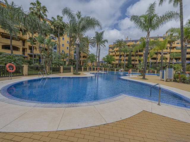 2 Bedrooms Apartment in San Pedro de Alcántara