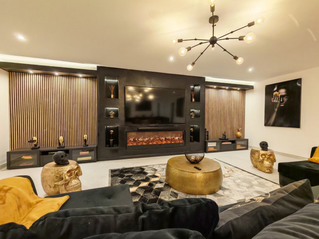 5 Soveroms Villa i Estepona