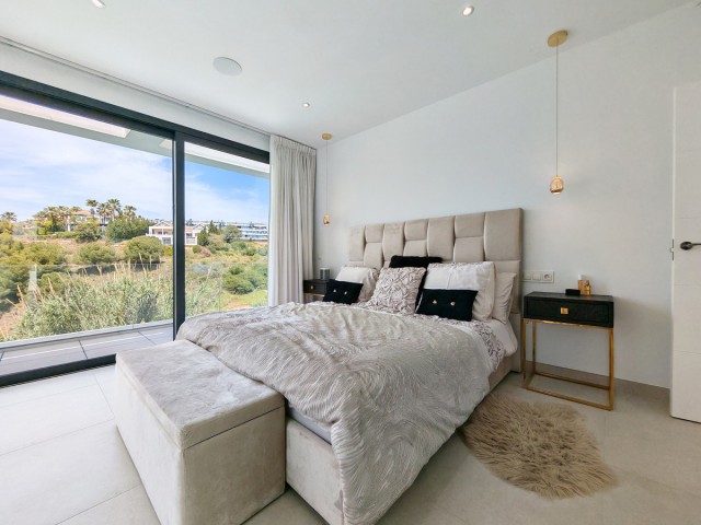 5 Soveroms Villa i Estepona