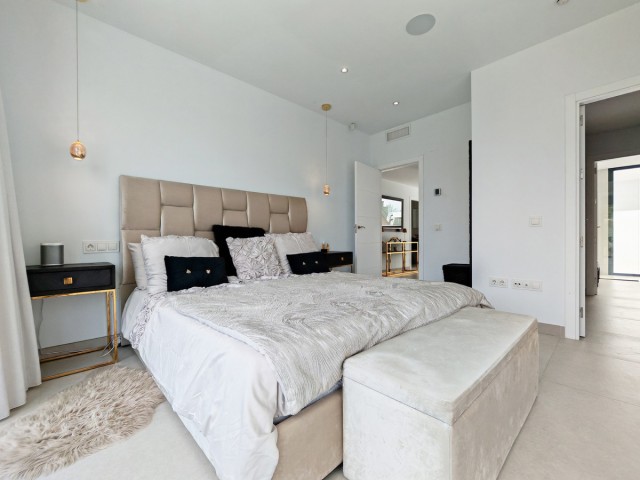 5 Soveroms Villa i Estepona