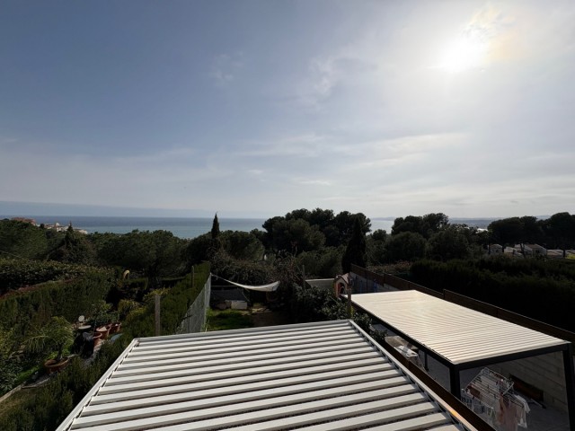 3 Bedrooms Townhouse in Estepona