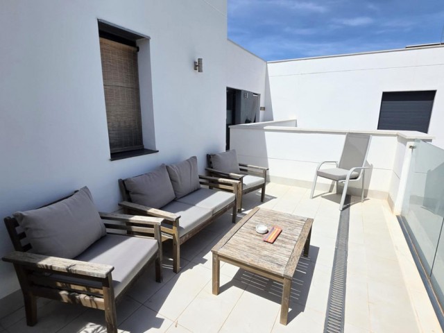 Penthouse, La Colina, R5367592