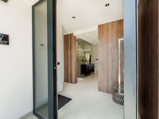 Villa avec 5 Chambres  à Puerto Banús