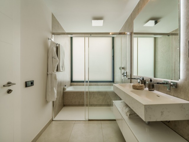 Villa avec 5 Chambres  à Puerto Banús