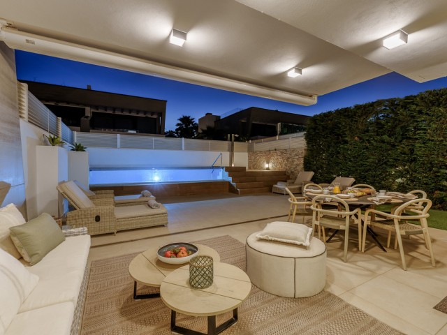 Villa avec 5 Chambres  à Puerto Banús