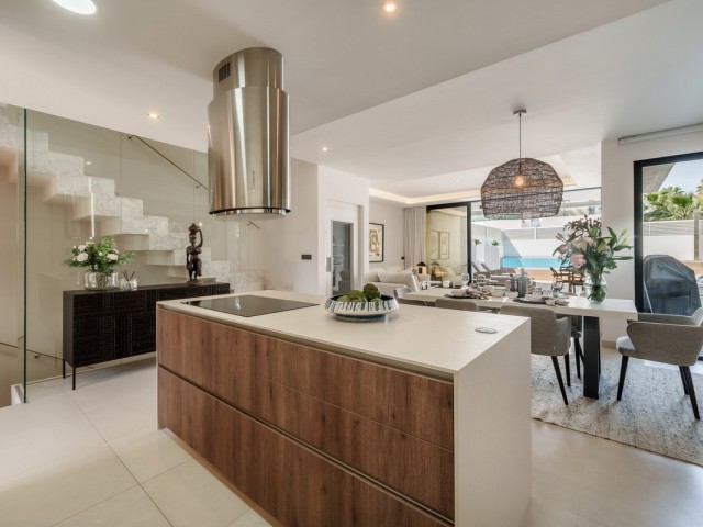 Villa avec 5 Chambres  à Puerto Banús