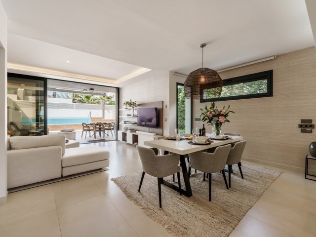 Villa avec 5 Chambres  à Puerto Banús
