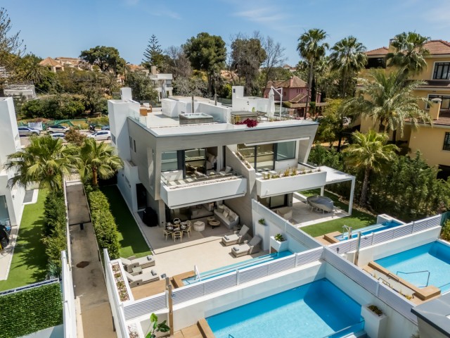5 Bedrooms Villa in Puerto Banús